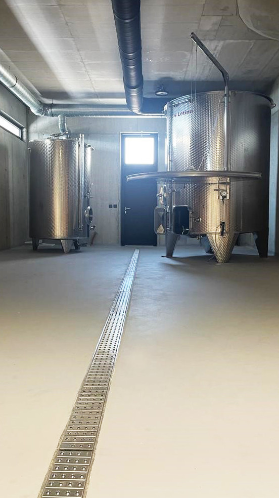 Vinarija Miloš - ACO Box 125 Vinarija Miloš - ACO Box 125