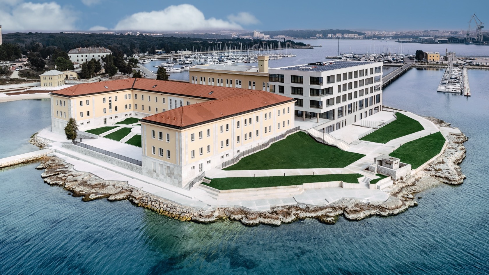 Hotel Monumeti, Pula